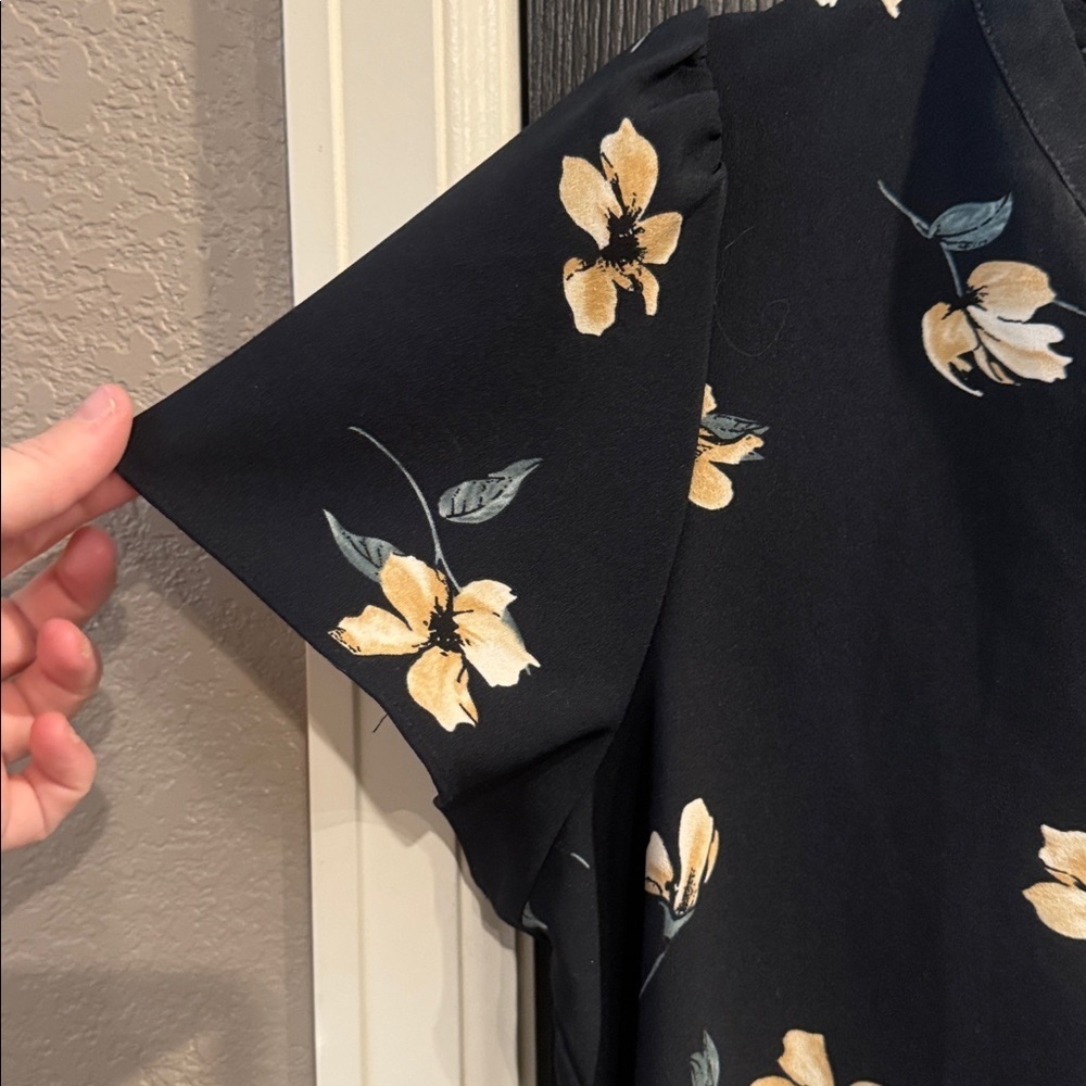 Hilary Radley Navy Floral Blouse - Picture 4 of 5